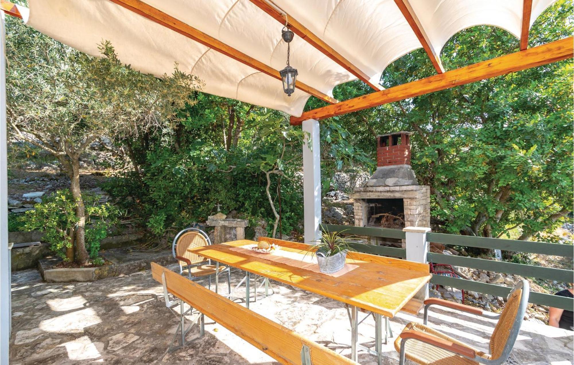 Cozy Apartment In Crnja Luka With Wifi Prigradica Exterior foto