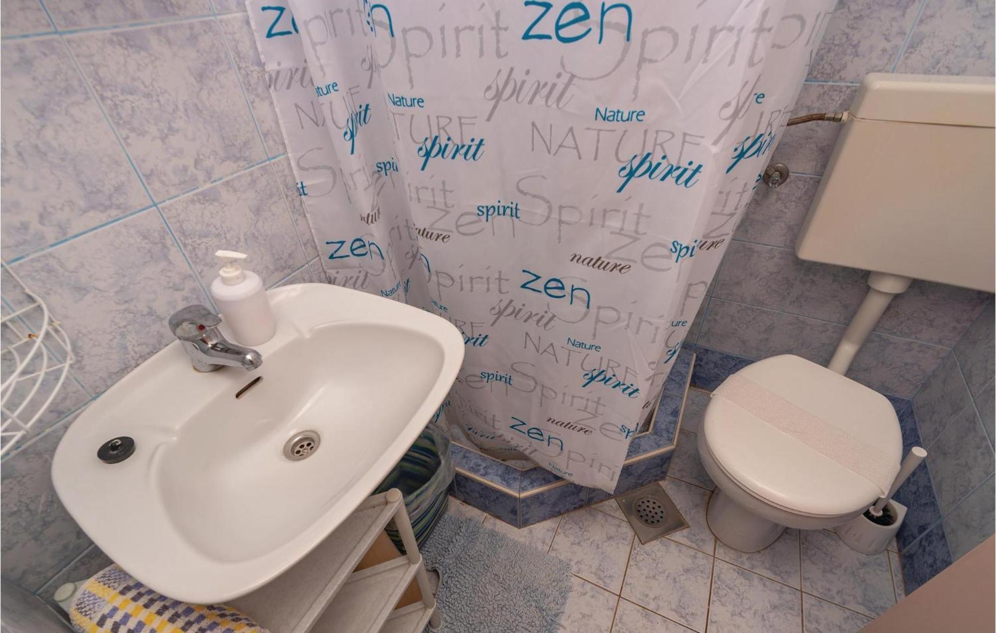 Cozy Apartment In Crnja Luka With Wifi Prigradica Exterior foto