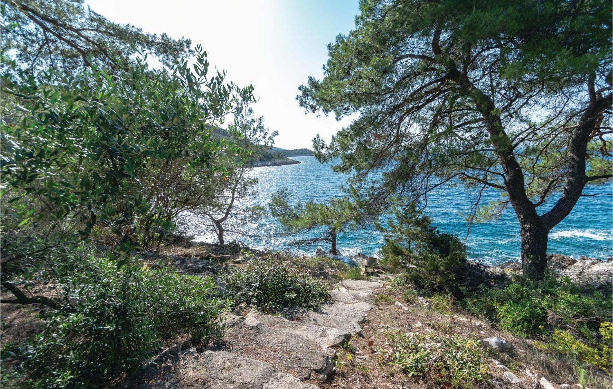 Cozy Apartment In Crnja Luka With Wifi Prigradica Exterior foto