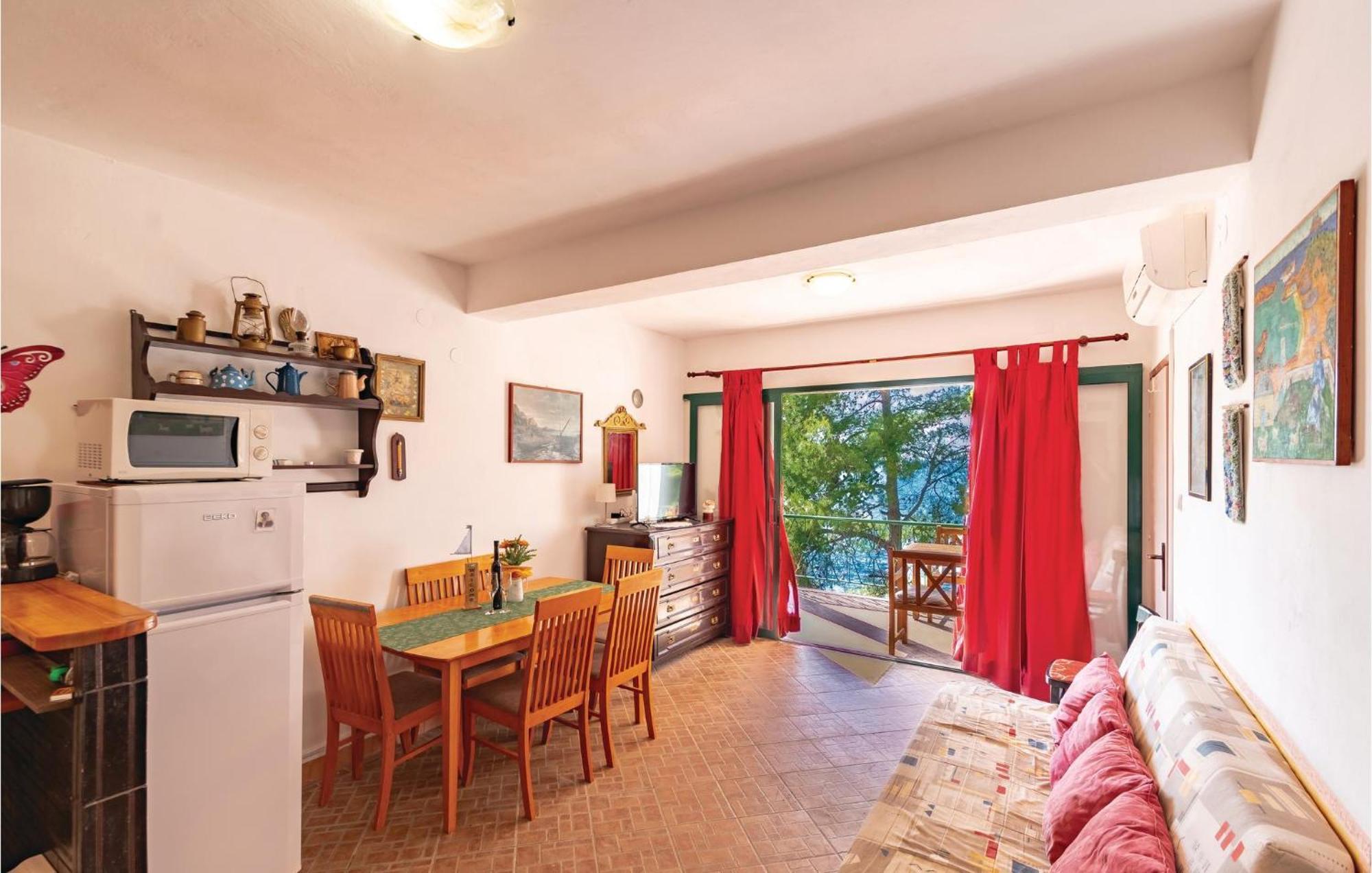 Cozy Apartment In Crnja Luka With Wifi Prigradica Exterior foto