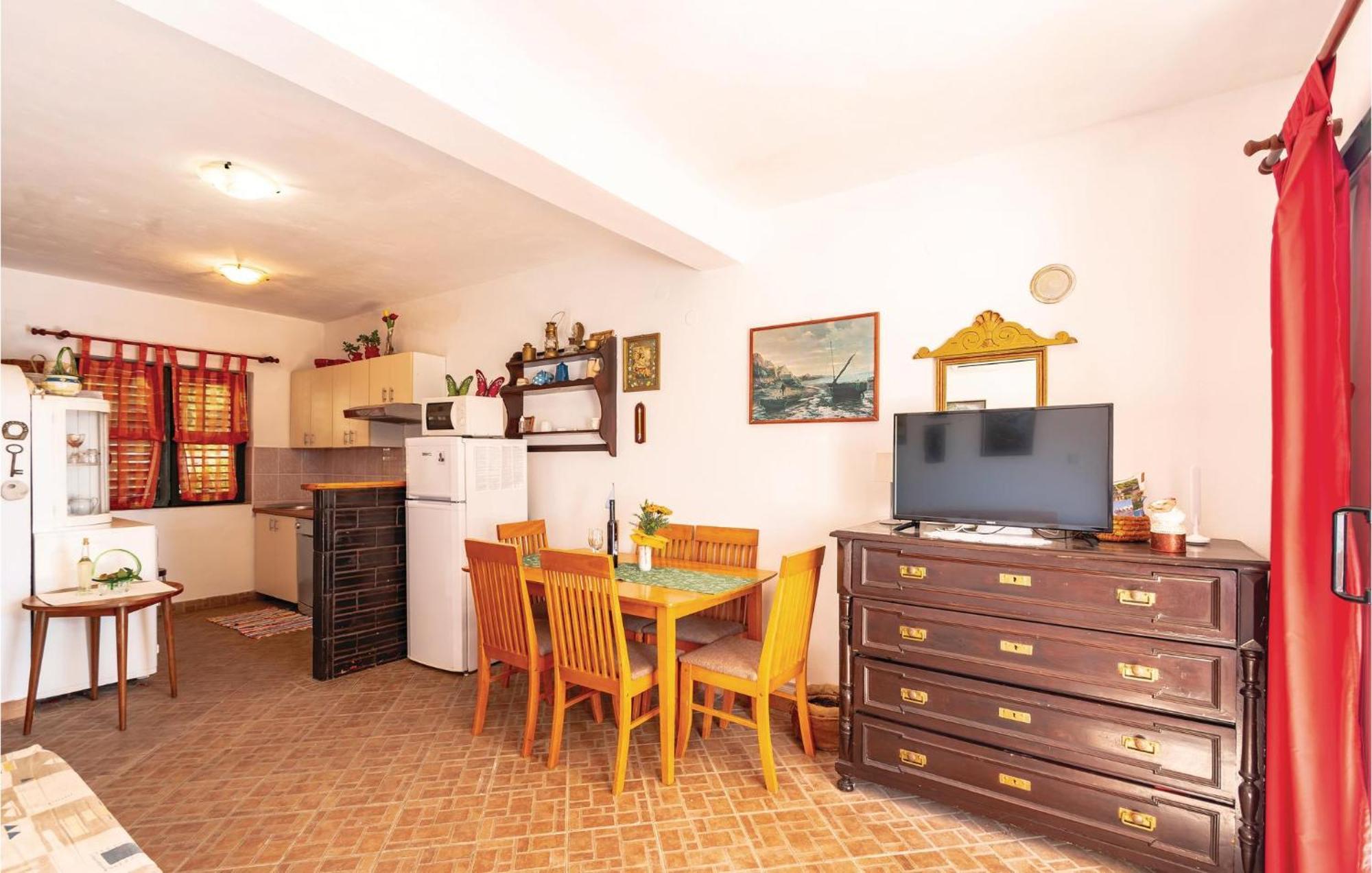 Cozy Apartment In Crnja Luka With Wifi Prigradica Exterior foto