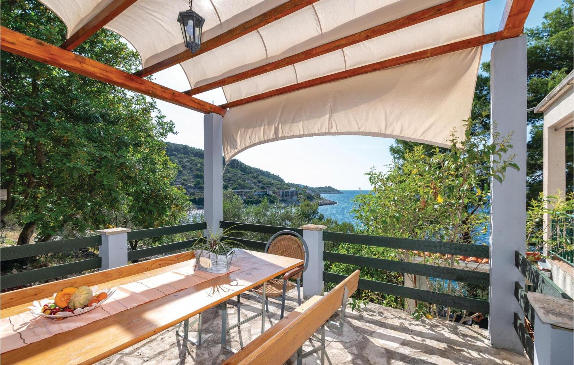 Cozy Apartment In Crnja Luka With Wifi Prigradica Exterior foto