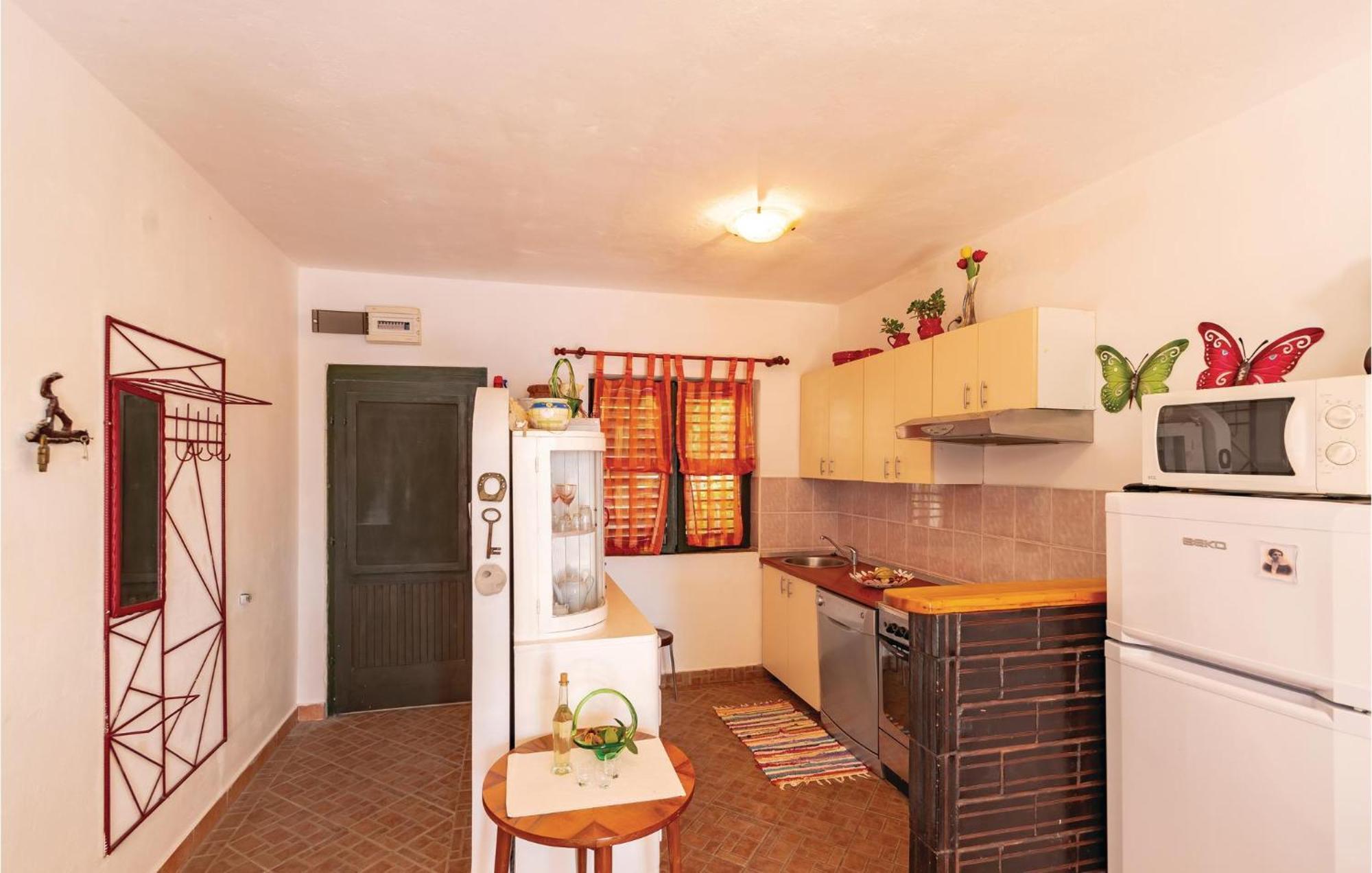 Cozy Apartment In Crnja Luka With Wifi Prigradica Exterior foto