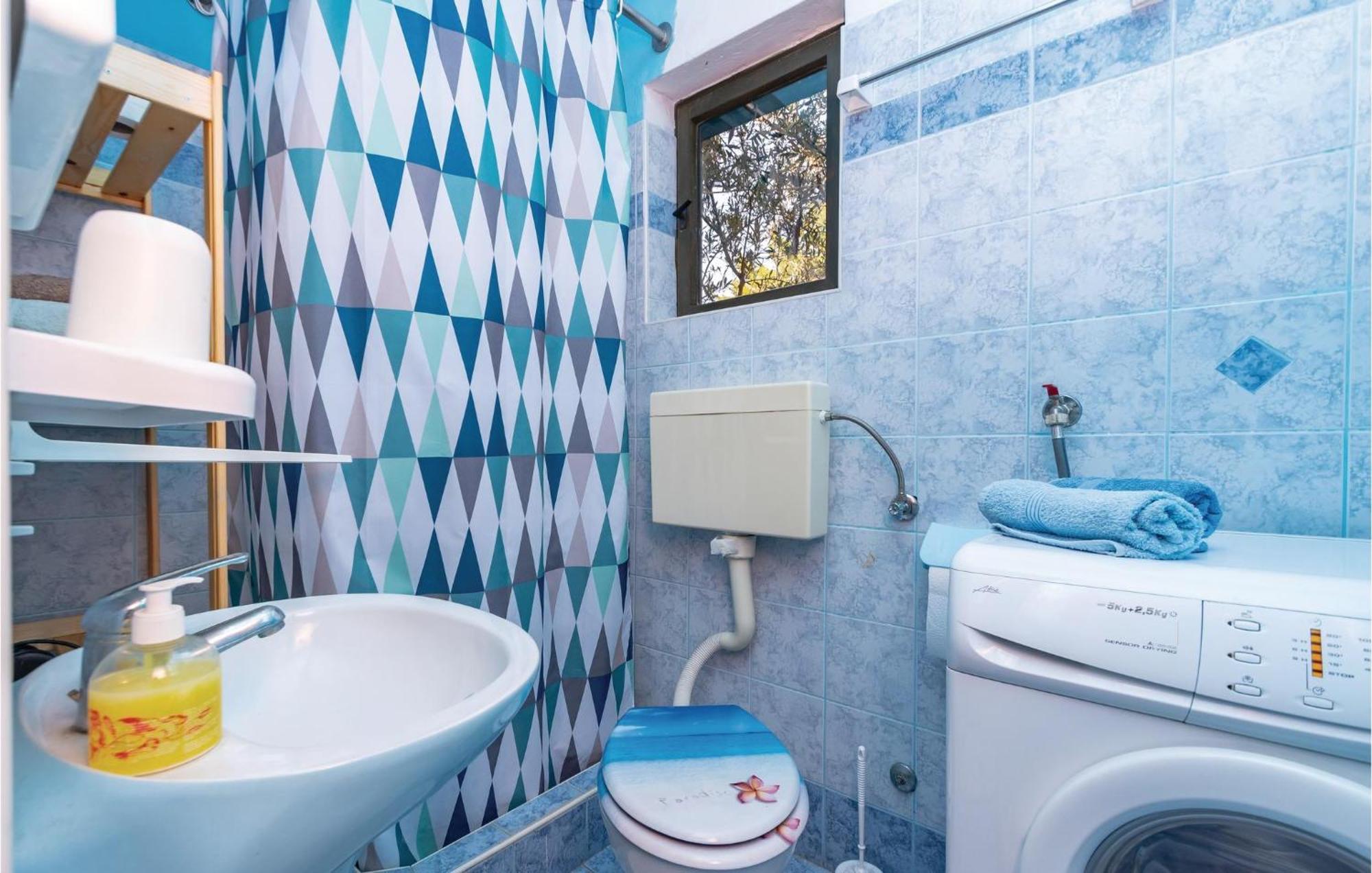 Cozy Apartment In Crnja Luka With Wifi Prigradica Exterior foto